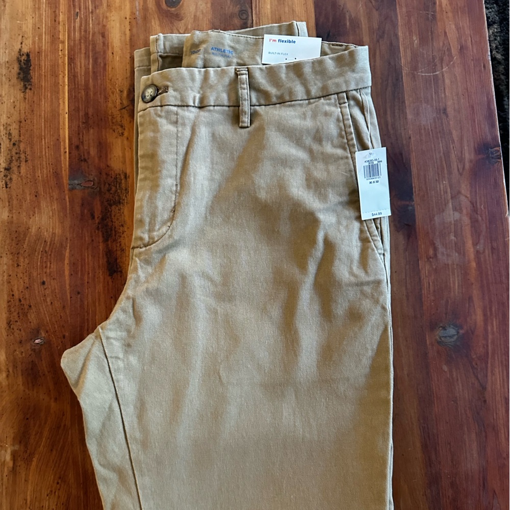 Old Navy Men's Khaki Chinos Size 30 x 32